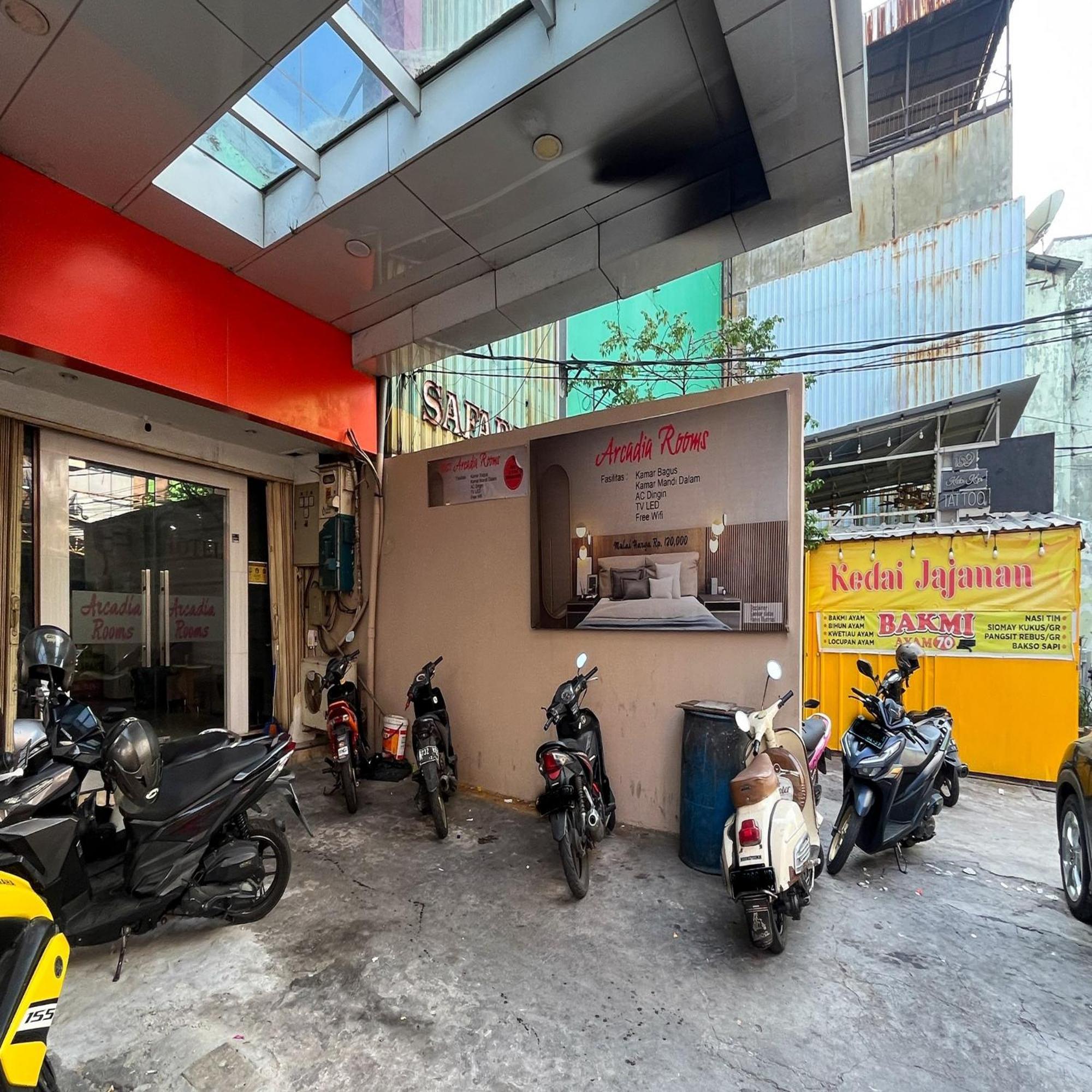 Arcadia Rooms Redpartner จาการ์ตา ภายนอก รูปภาพ